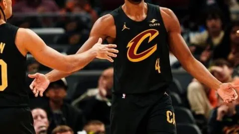 C罗双响+小麦破门，曼联3-1胜伯恩利桑乔乌龙送助攻